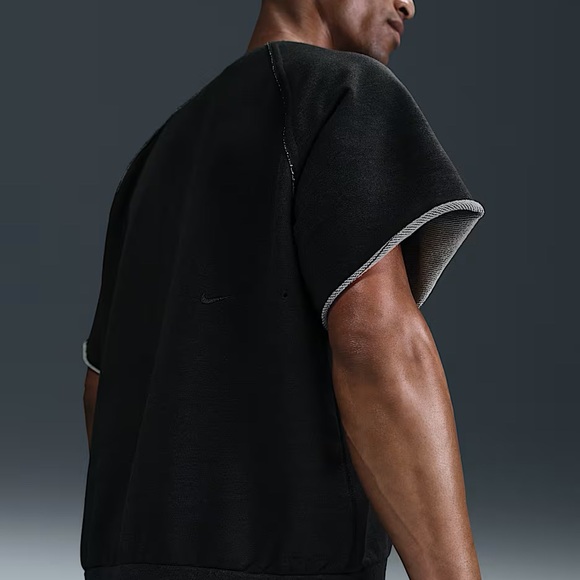 Nike Heritage
Men's Dri-FIT Fleece Fabric Short Sleeve Fitness T-Shirt - Picture 4 of 4